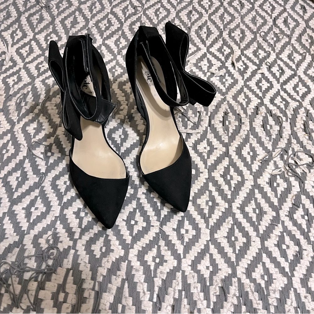 Heels with bow.